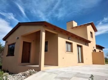 Casa de 4 ambientes, Los Reartes · Se Vende - Linda Casa de 114 m² Cubiertos