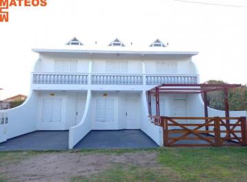 Casa de 4 ambientes, Mar del Tuyú · Triplex Sobre Costanera Frente Al Mar