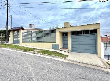 Casa · 120m² · 4 Ambientes · 1 Cochera · Villa Carlos Paz Casa 2 Dorm. Mas Depto 1 Dormitoro