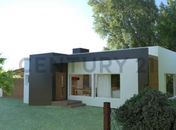 Casa · 137m² · 4 Ambientes · Venta, Permuta, Financiación de Casa Remodelada a Nuevo en Tandil - Apta Crédito