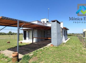 Casa · 100m² · 4 Ambientes · 1 Cochera · Casa de Tres Dorm. en Solares del Valle Merlo San Luis