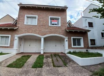 Casa de 9 ambientes, Córdoba · Dúplex en Bario Urca