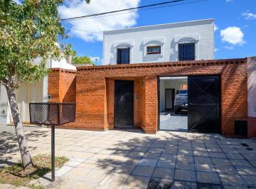 Casa · 240m² · 6 Ambientes · 2 Cocheras · Casa en Venta Tres Dorm. en Junin Centrica