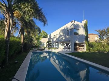Casa · 200m² · 6 Ambientes · 4 Cocheras · Casa Venta 4 Dorm. Barrio Campo Grande Lote de 798 m² Pilar