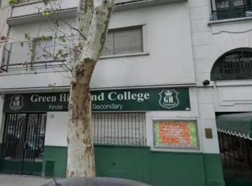 Casa · 150m² · 4 Ambientes · Venta Casa 150 m² 3 Dorm. Alberdi y Falcon Flores