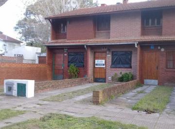 Casa · 3 Ambientes · 1 Cochera · Duplex con Amplio Patio