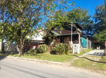 Casa · 3 Ambientes · 1 Cochera · Casa Tipo Cabaña