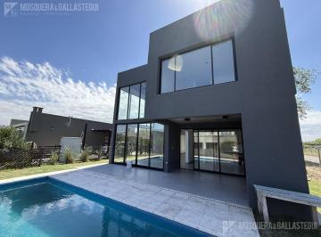 Casa · 200m² · 5 Ambientes · Casa en Venta en San Ramon