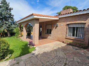 Casa · 136m² · 4 Ambientes · 1 Cochera · Venta Casa 3 Dorm. con Vista en Carlos Paz