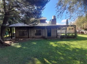 Casa · 78m² · 3 Ambientes · 2 Cocheras · Casa con Jardín, Galería Parrilla y Pileta