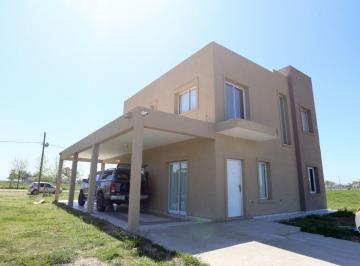 Casa · 128m² · 4 Ambientes · 2 Cocheras · Venta Casa 4 Ambientes en Canning