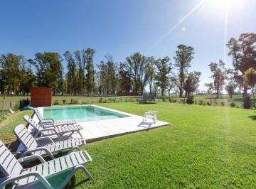 Casa · 131m² · 4 Ambientes · Venta Casa 4 Amb Barrio Cerrado Tres Pinos Permuta