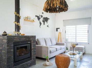 Casa · 115m² · 4 Ambientes · 1 Cochera · Casa en Venta 3 Ambientes Longchaps Apta Credito