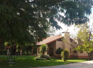 Casa · 220m² · 3 Ambientes · Casa en Alquiler (Vistalba) Callejon Comunero