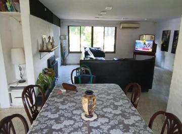 Casa · 150m² · 5 Ambientes · 3 Cocheras · Casa en Venta - 3 Dorm. 2 Baños - Cochera - 499 m² - Libertad