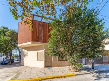 PH · 82m² · 3 Ambientes · PH en Venta - 2 Dorm. 2 Baños - 120 m² - Villa Lugano