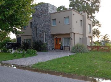 Casa · 250m² · 5 Ambientes · Casa en Venta - 4 Dorm. 4 Baños - 1.550 m² - Coronel Brandsen