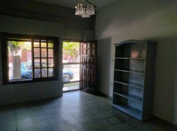 Casa · 209m² · 4 Ambientes · Casa en Venta - 2 Dorm. 1 Baño - 216 m² - Quilmes