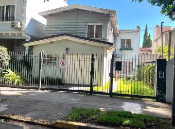 Casa de 5 ambientes, Vicente López · Chalet Entre Libertador y El Río. Lote 10x35/200 m² Cub con Piscina y Gran Parque
