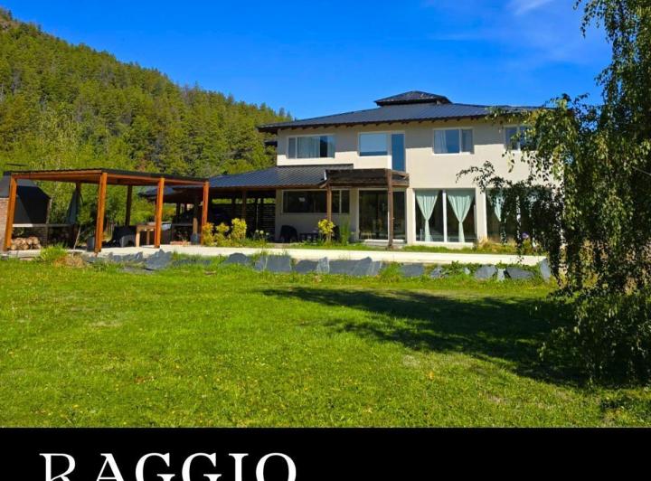 Casa · 240m² · 7 Ambientes · 1 Cochera