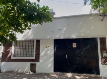 Casa de 4 ambientes, La Plata · Casa Dos Dorm. (Oportunidad). Amplio Jardin.