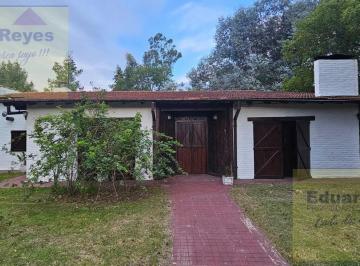 Casa · 155m² · 4 Ambientes · 1 Cochera · Casa en Venta y Alquiler