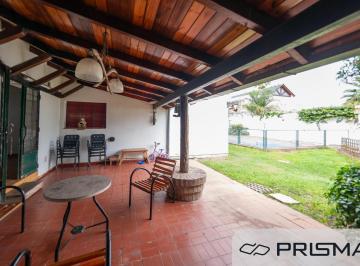 Casa · 284m² · 7 Ambientes · 2 Cocheras · Casa - 3 Dorm - Cerro de Las Rosas