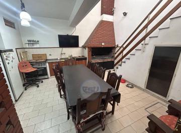 ESV-ESV-1336_2 · Venta Casa 6 Amb Versalles Villa Real