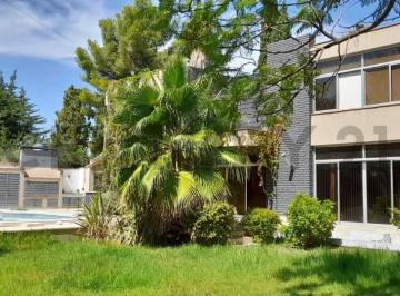 Casa · 550m² · 5 Dormitorios · 2 Cocheras · Hermosa Casa de Categoria en La Puntilla