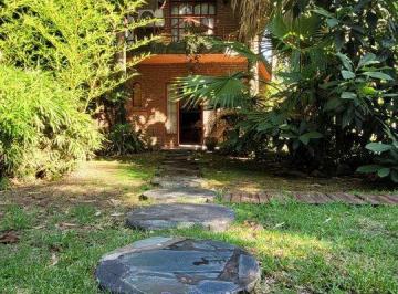 Quinta vacacional · 199m² · 2 Dormitorios · 4 Cocheras · Casa Quinta 3 Amb en Venta en La Reja con Pileta