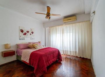Departamento · 70m² · 3 Ambientes · Departamento Dos Dorm. en Venta