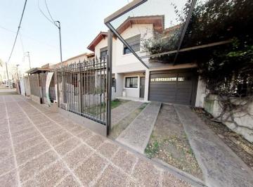 Casa · 126m² · 5 Ambientes · 2 Cocheras · Casa - Nuevo Urca