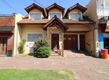 Casa · 150m² · 6 Ambientes · 2 Cocheras · Casa en Venta en Moron Centro Apto Credito