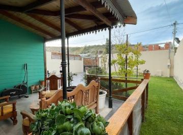 Casa · 128m² · 6 Ambientes · Venta Casa 3 Dorm., Patio y Parrilla Km 14