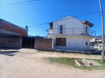 Casa · 108m² · 5 Ambientes · 1 Cochera · Venta Casa 5 Ambientes Cochera Local Merlo