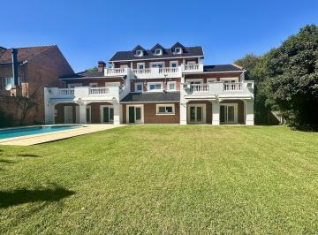 Casa · 600m² · 6 Ambientes · 2 Cocheras · Impactante Casa 600 m² - 4 Dorm. - en Barrio Cerrado Re