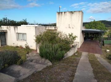 Casa de 3 ambientes, Villa Allende · Villa Allende - 1 Dormitorio - Patio - Cochera