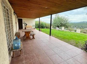 Casa de 3 ambientes, Villa Allende · Villa Allende - 1 Dormitorio - Patio - Cochera