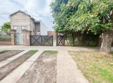 Casa · 300m² · 2 Ambientes · Casa en Alquiler 2 Dorm. Roldan