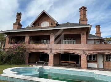 Casa · 800m² · 7 Ambientes · 1 Cochera · Casa Chalet en Venta en San Isidro, G. B. a. Zona Norte, Argentina