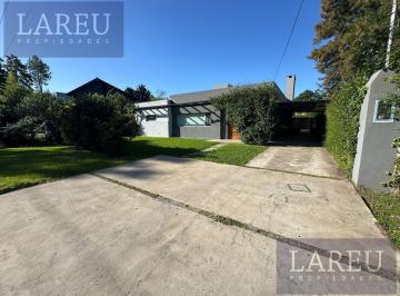 Casa · 155m² · 5 Ambientes · Casa en Mapuche C. C, Pilar
