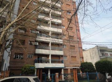 OMP-OMP-4504_2 · Alquiler Depto. 2 Amb Caseros Zona Centro.