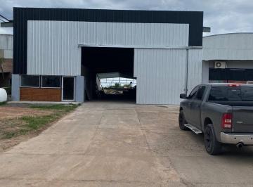 Bodega-Galpón · 1500m² · Galpón en Alquiler, Parque Industrial Alvear, Alvear.