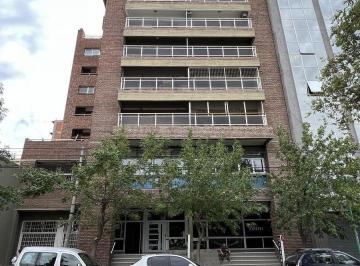 Departamento · 84m² · 3 Ambientes · 1 Cochera · Depto 2 Dorm Pleno Centro Calle Independencia