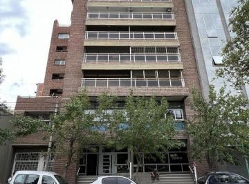 Departamento · 84m² · 3 Ambientes · 1 Cochera · Depto 2 Dorm Pleno Centro Calle Independencia