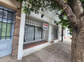 Frente de la casa · Linda Propiedad Proxima a Nuevo Centro Shopping