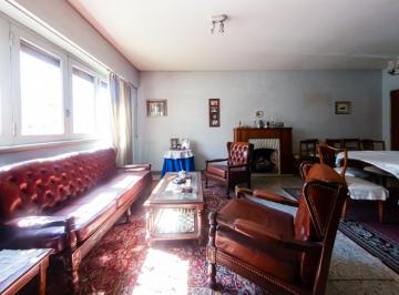 Casa · 159m² · 5 Ambientes · 1 Cochera · Casa 5 Amb Venta Saenz Peña con Garage y Parque