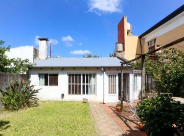 Casa · 151m² · 5 Ambientes · 1 Cochera · Venta Casa Santa Fe - Barrio Siete Jefes - Tres Dorm. y Patio