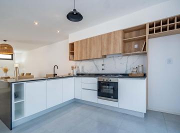Casa · 152m² · 6 Ambientes · 2 Cocheras · Venta/ Permuta Casa 3 Dorm. en Los Troncos - Funes