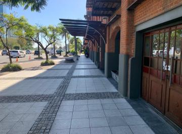 Local comercial · 250m² · 5 Ambientes · Local en Av, con 14 m de Frente, Ideal Servicios